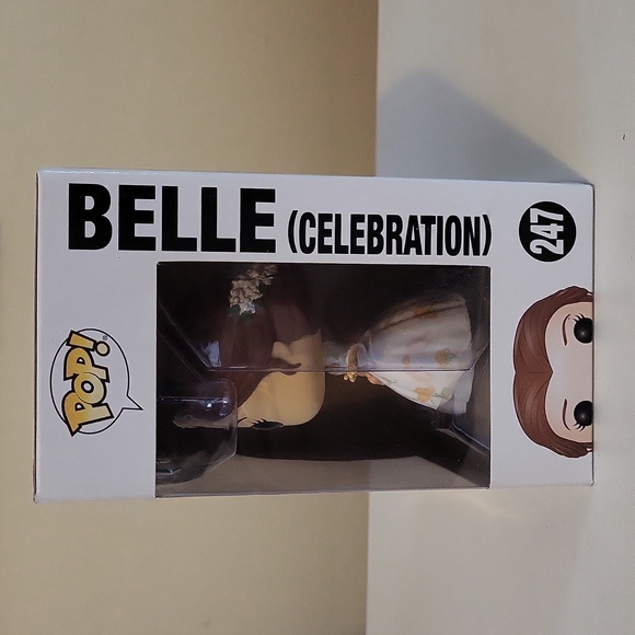 Beauty and the Beast Funko pop of Belle - Picture 2 of 4